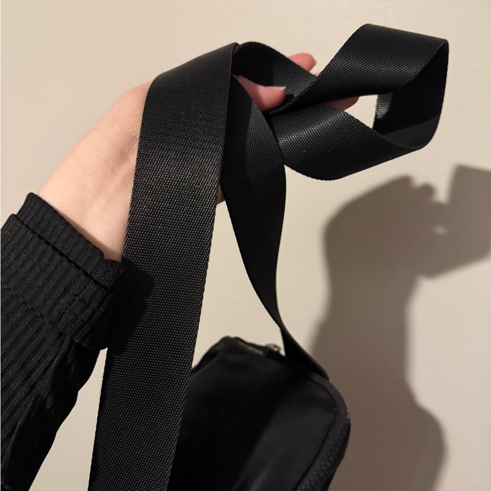 Lululemon everywhere belt bag - Picture 3 of 5
